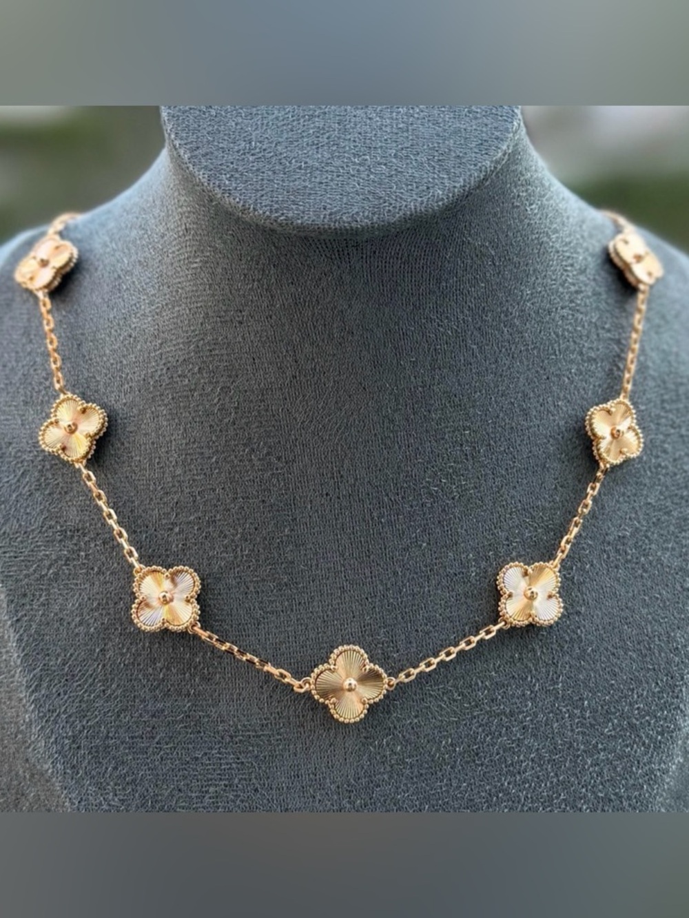 Rose Gold Clover Necklace 10 motifs